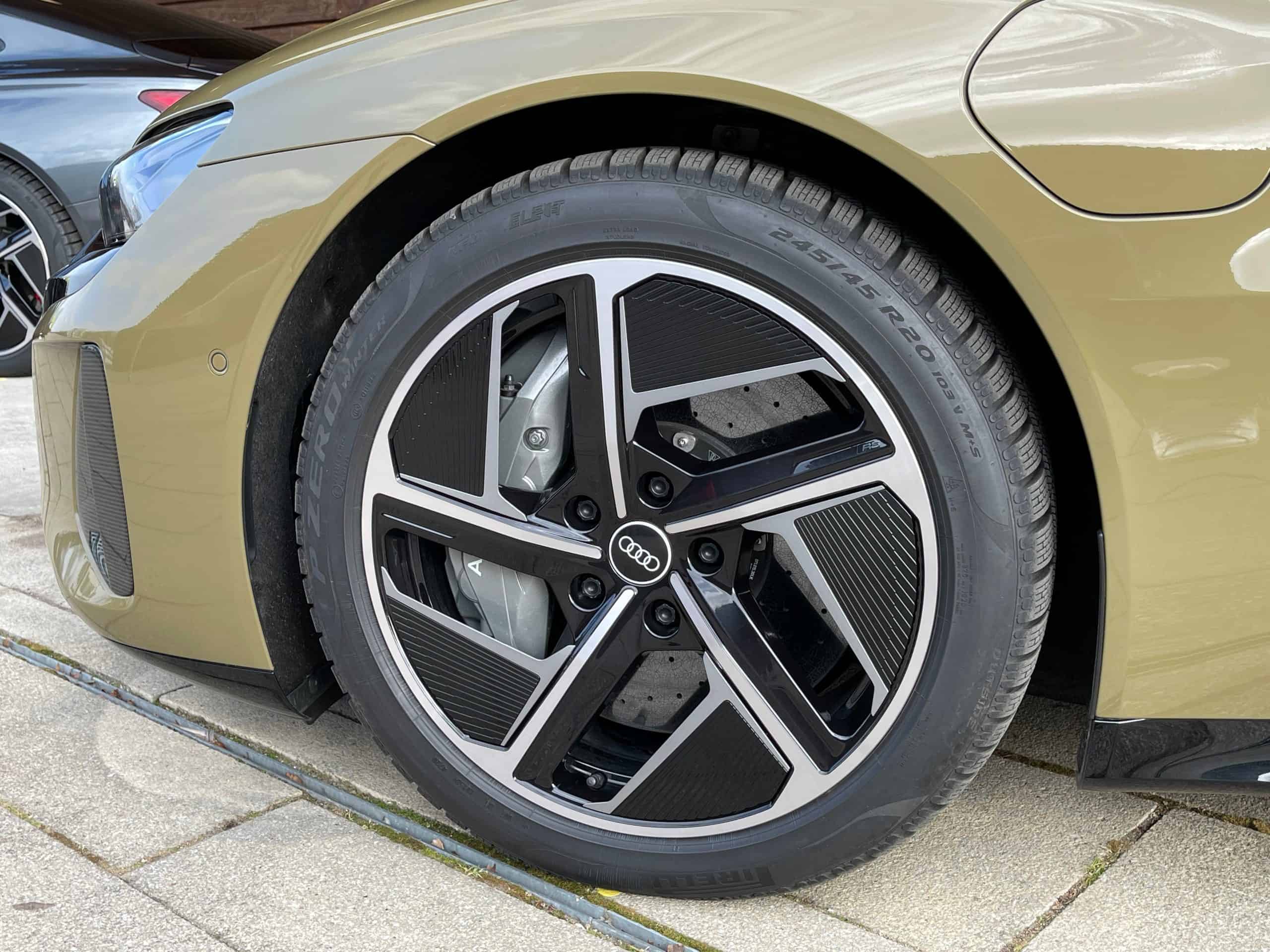 Audi e-tron GT mit großen Reifen