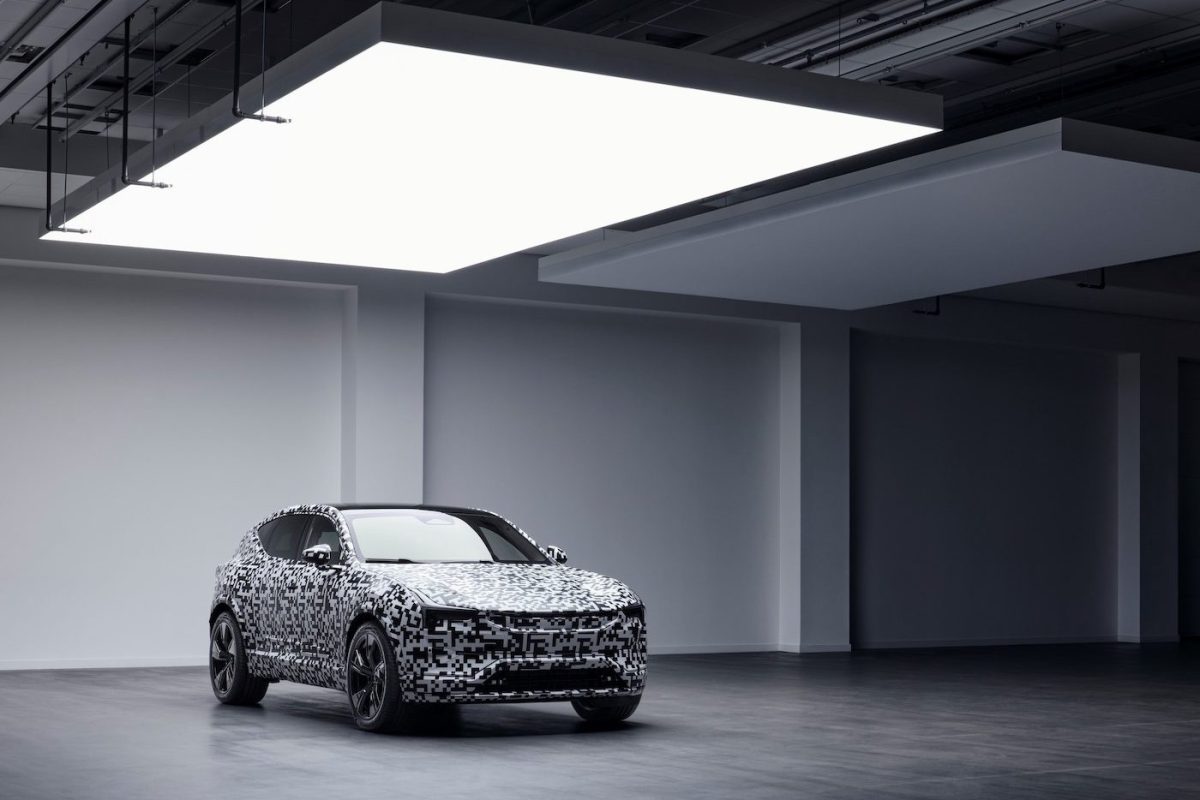 Polestar 3 steht in einer Garage