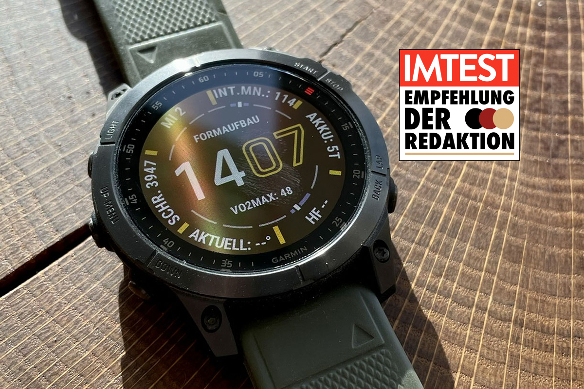 Garmin Epik auf Holztisch