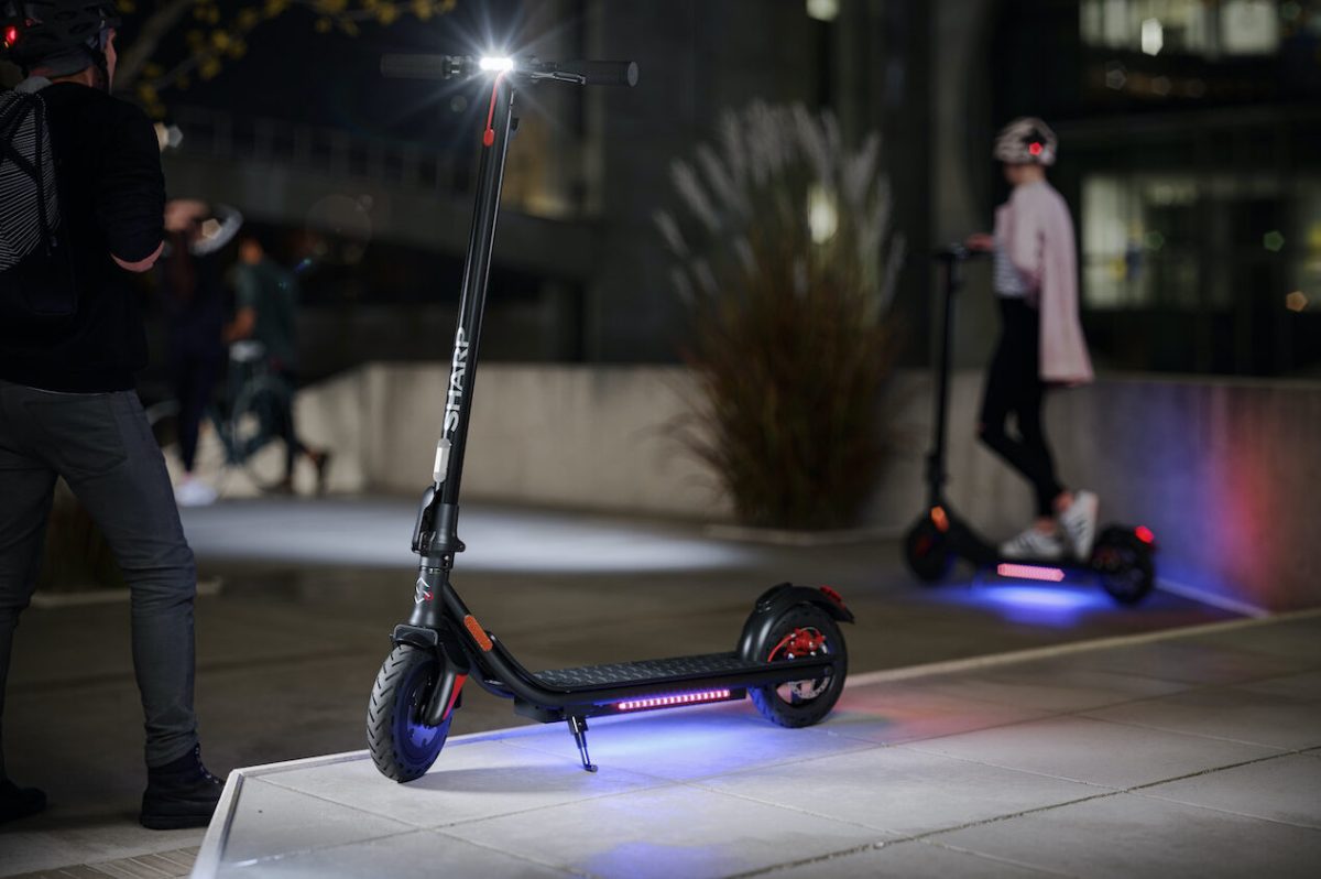 Ein E-Scooter von Sharp