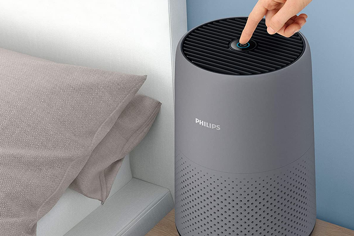 Philips AC0830/10 wird per Knopfdruck bedient