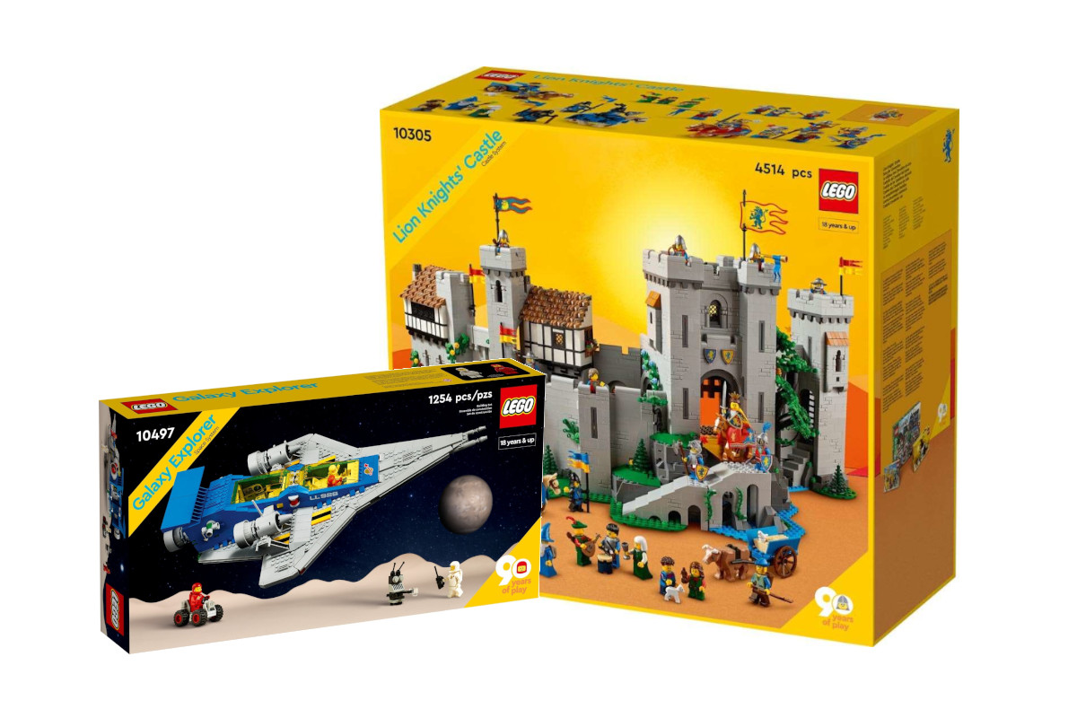 Lego-Retro-Sets nebeneinander, länglicher rechteckiger Karton mit Raumschiff und großer viereckiger Karton mit Ritterburg