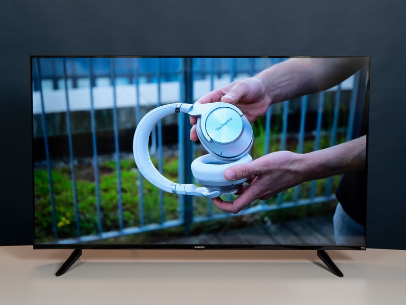 Auf dem Xiaomi-TV läuft ein IMTEST-Video.