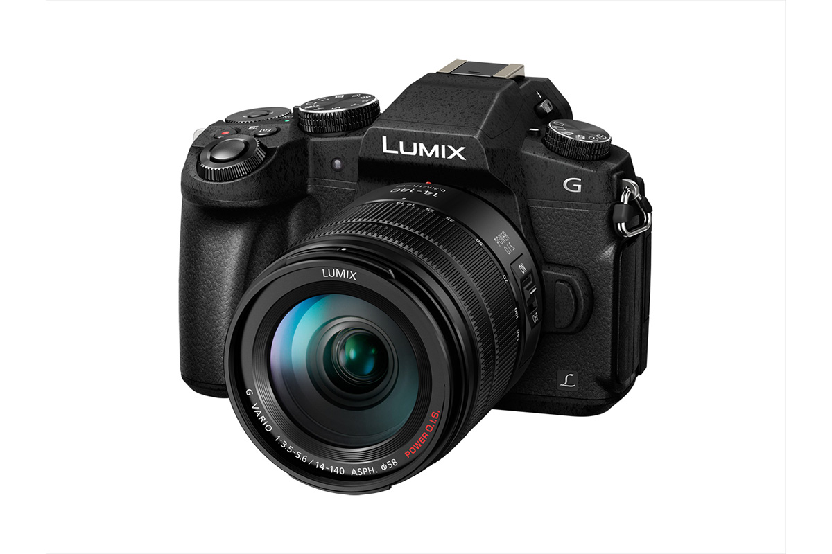Das Lumix-Zoom an einer Panasonic-Kamera