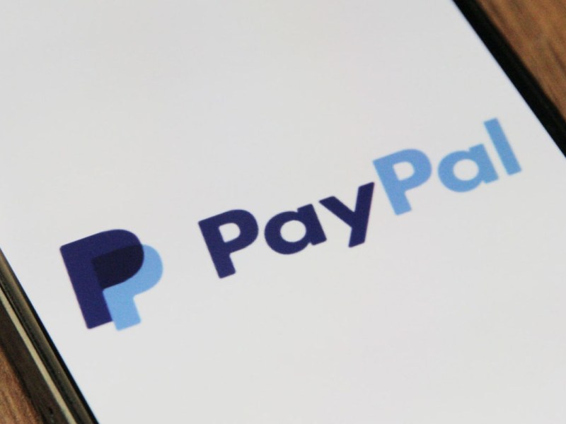 Startbildschirm von PayPal auf Handybildschirm