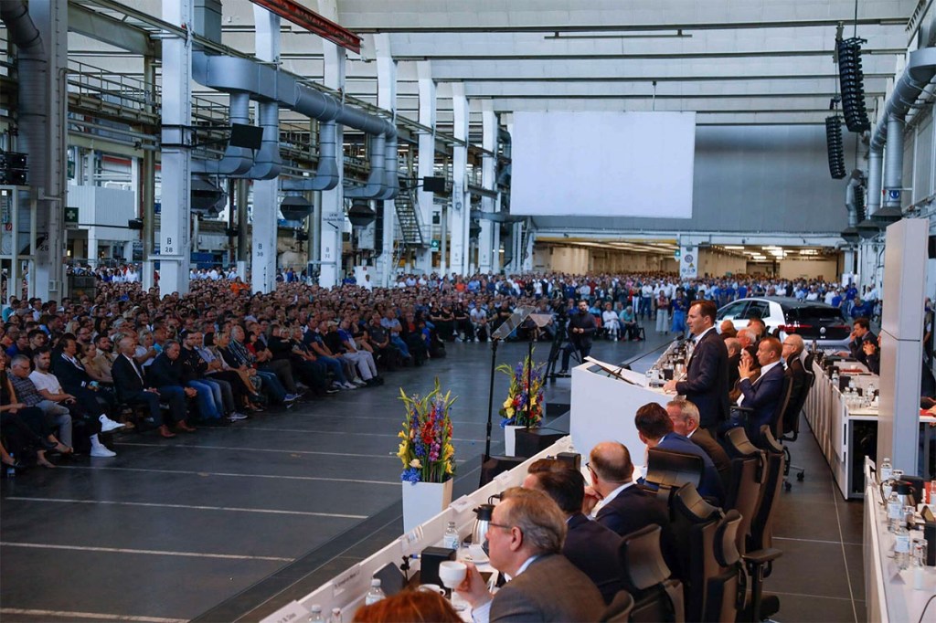 Die Betriebsversammlung in Wolfsburg.