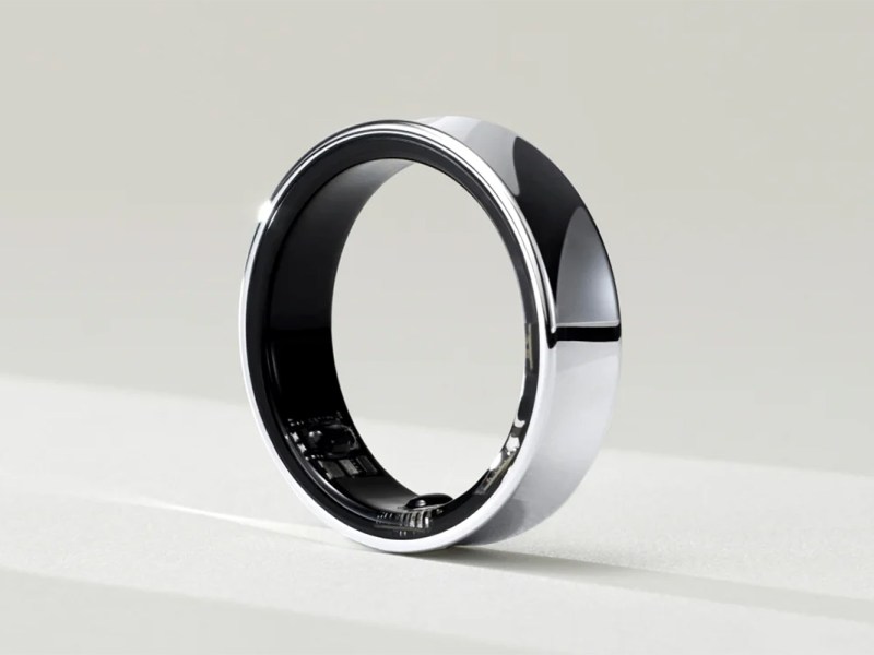 Der Samsung Galaxy Ring in groß, vor weißem Hintergrund.