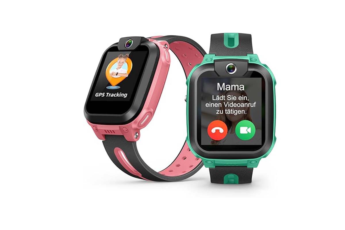 zwei Smartwatches nebeneinanderliegend, auf weißem Grund