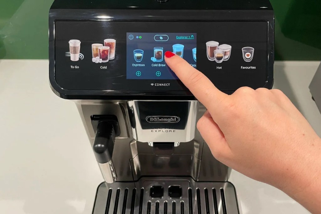 Display der De'Longhi Eletta Explore Cold Brew