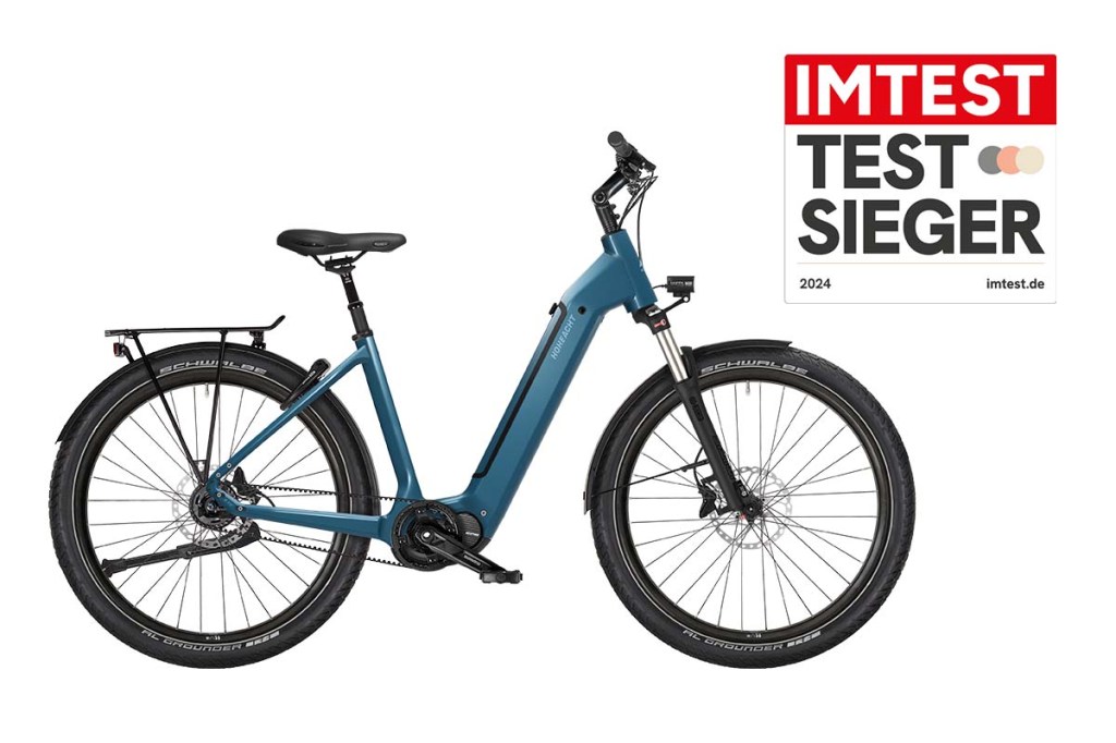 blaues City-E-Bike auf weißem Grund