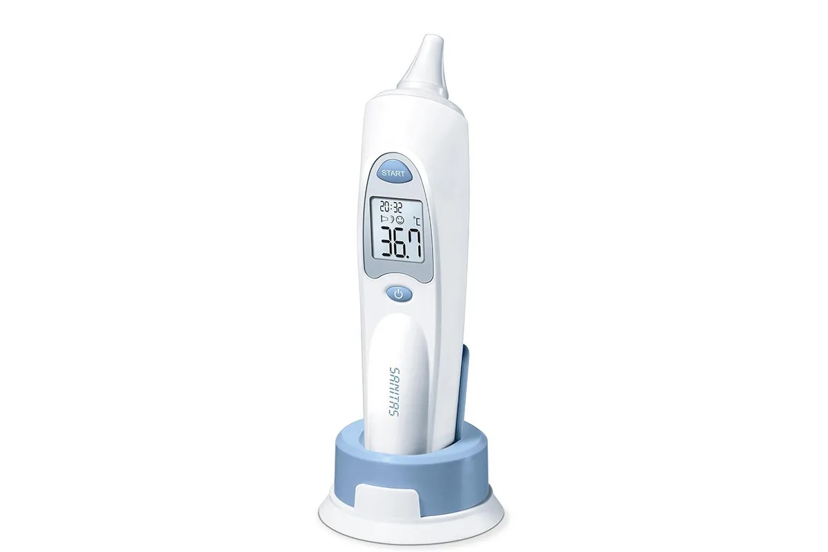 digitales Fieberthermometer auf weißen Grund