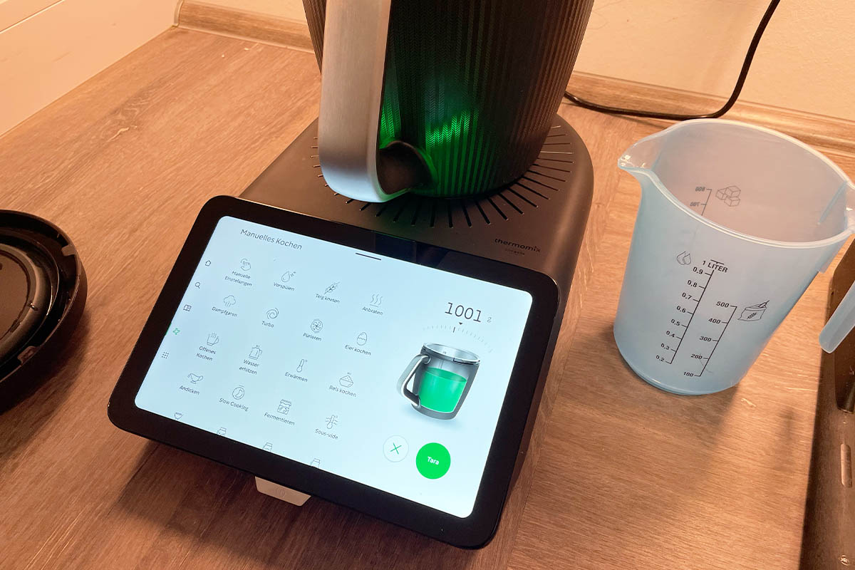 Das Display des TM7 mit einer Anzeige der Funktionen. Daruntern auch "Wasser erhitzen".