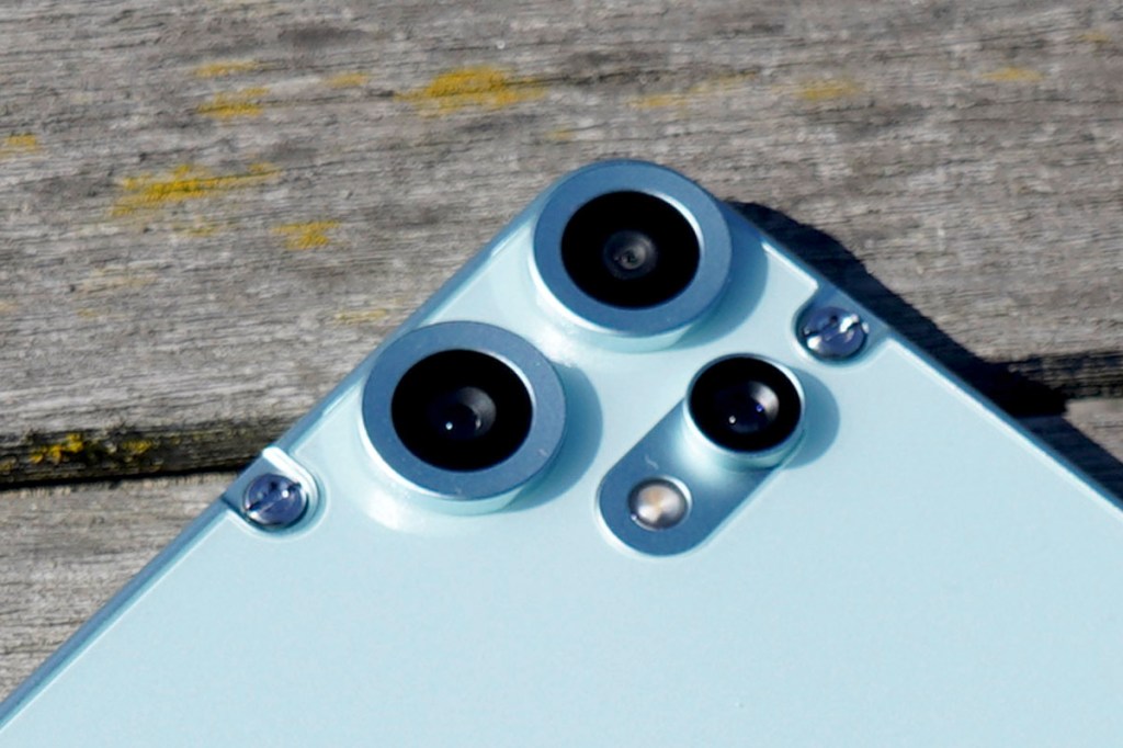 Detailaufnahme Der Kamera des Smartphone CMF Phone 2 Pro.